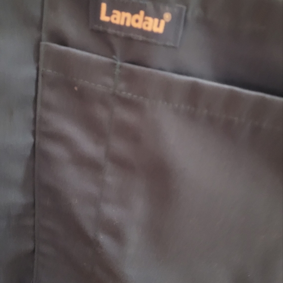 LANDAU ESSENTIALS WOMEN'S 4-POCKET V-NECK SCRUB TOP Size L NWT - Picture 4 of 9